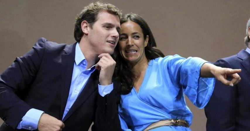 La abogada y política Begoña Villacís, junto con Albert Rivera.