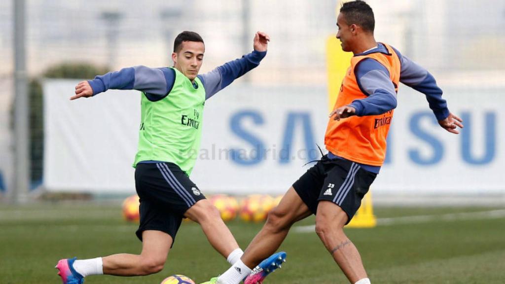 Danilo y Lucas Vázquez en la lucha por el esférico