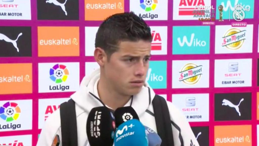 James, en zona mixta en Ipurua