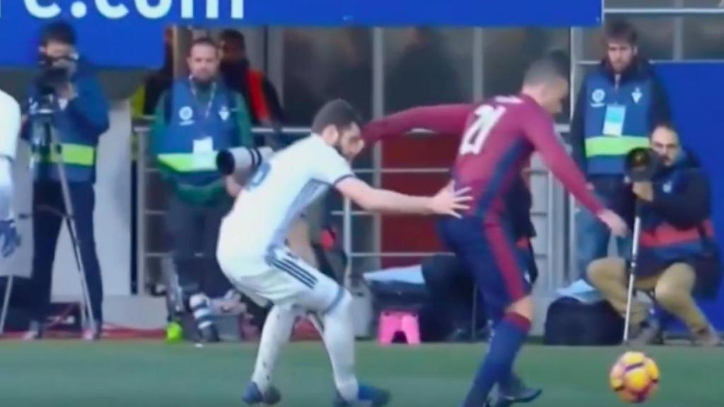 Manotazo de Pedro León a Nacho