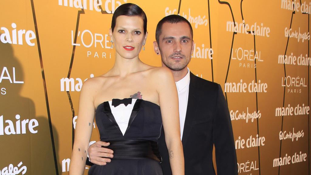 David Delfin junto a Bimba Bosé. | Foto: GTRES.