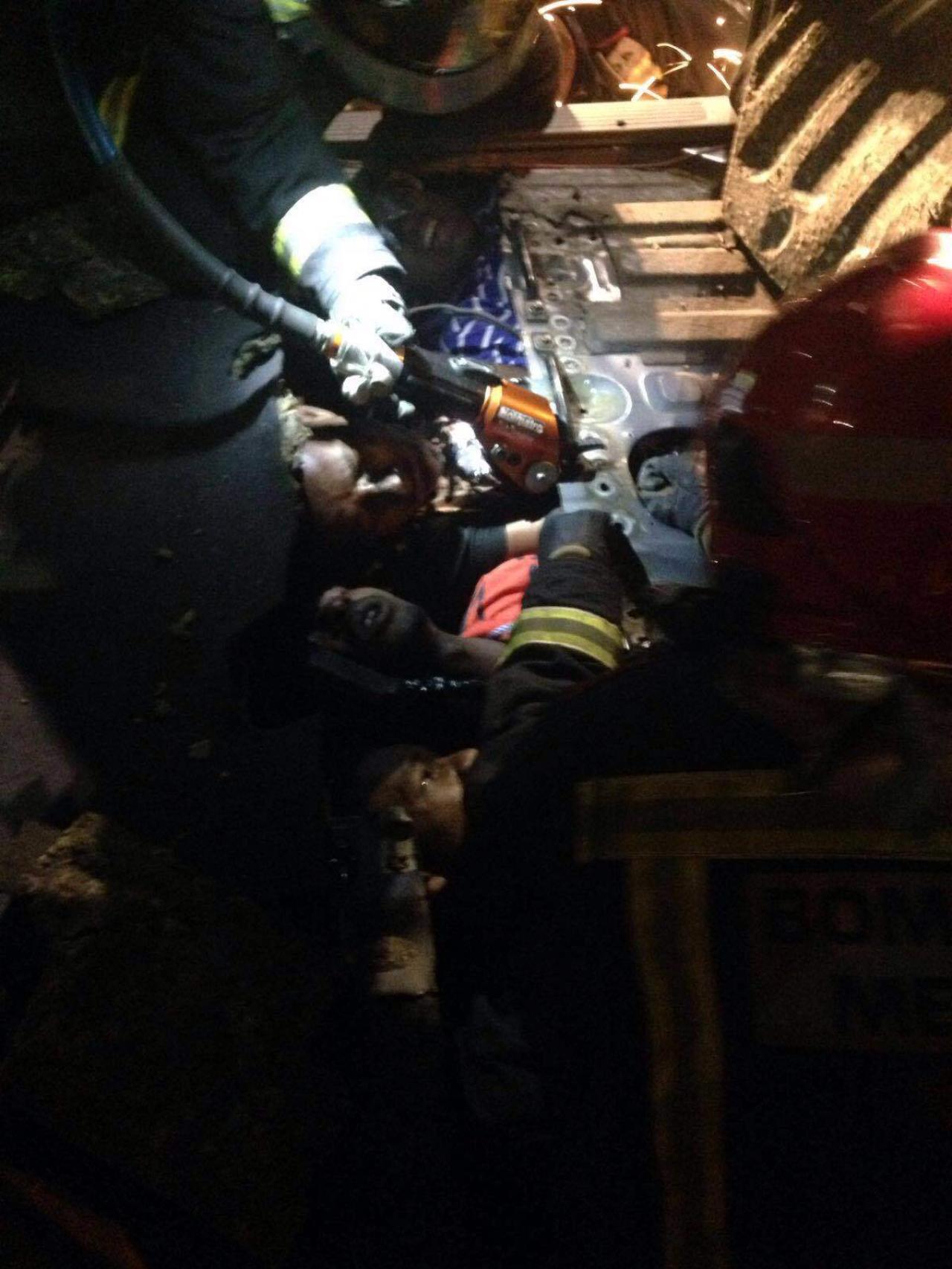 Uno de los principales métodos empleados para pasar personas a Europa era esconderlas en el motor de un coche.