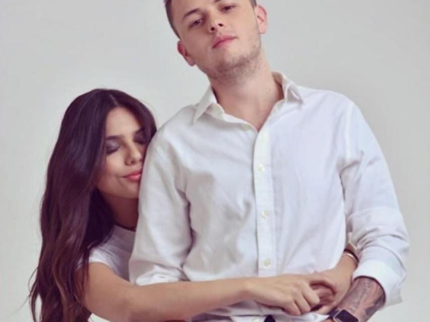 Juana Valentina con su novio, Víctor.