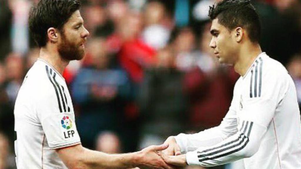 Casemiro y Xabi, juntos en el Real Madrid   Foto: Twitter (@casemiro)