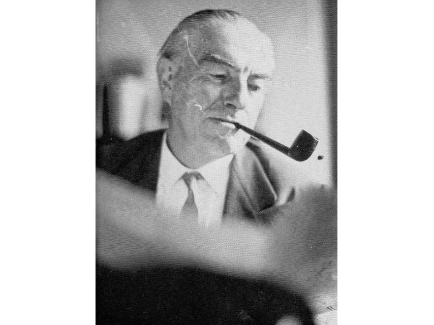 Tom Burns, padre de James Burns.