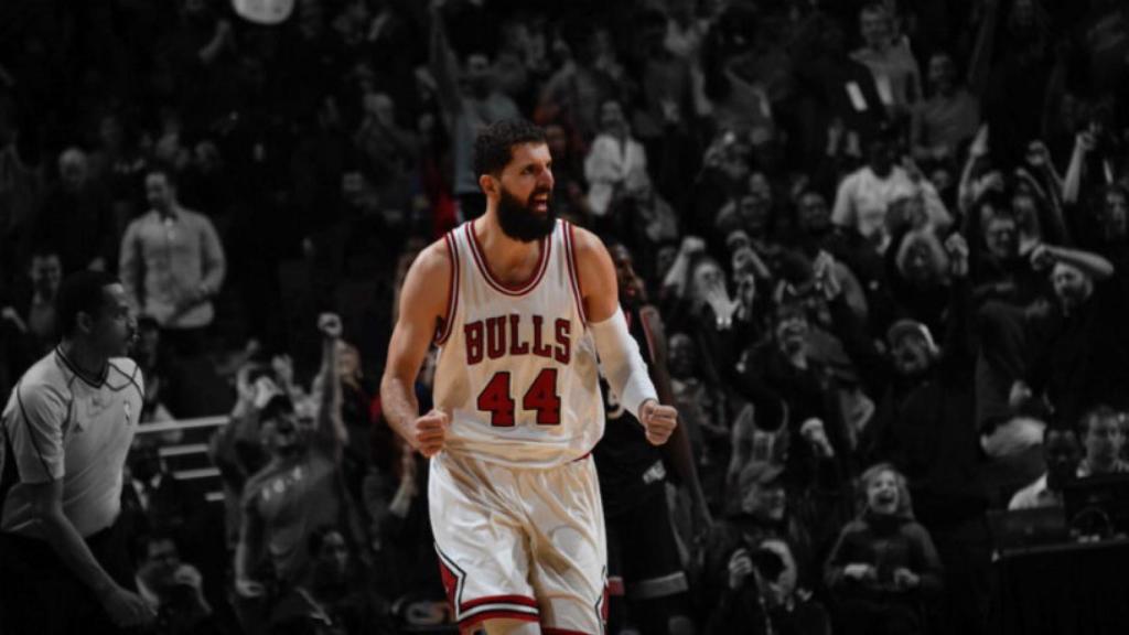 Mirotic en un encuentro con los Bulls. Foto: Twitter. (@threekola)