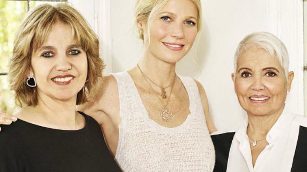 Rosa Tous y una de sus hijas junto a la actriz Gwyneth Paltrow, imagen de la marca.