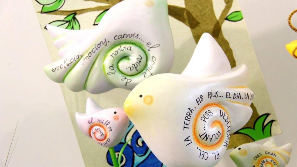 Ninots terminados de la falla en la que participa Paola.