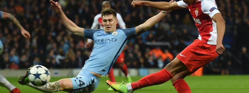 Lottin anota el 1-0, ante la oposición de Stones, en el City-Mónaco de la ida.