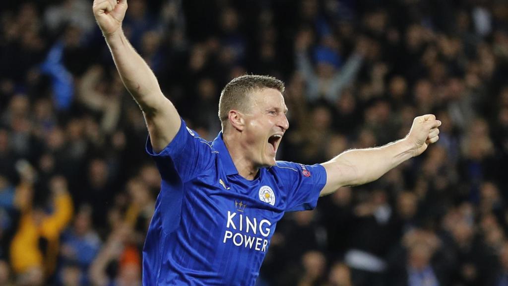 El Leicester celebra el pase.