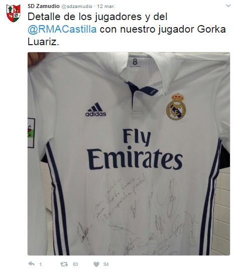 El detalle del Castilla con el jugador del Zamudio lesionado en el Di Stéfano