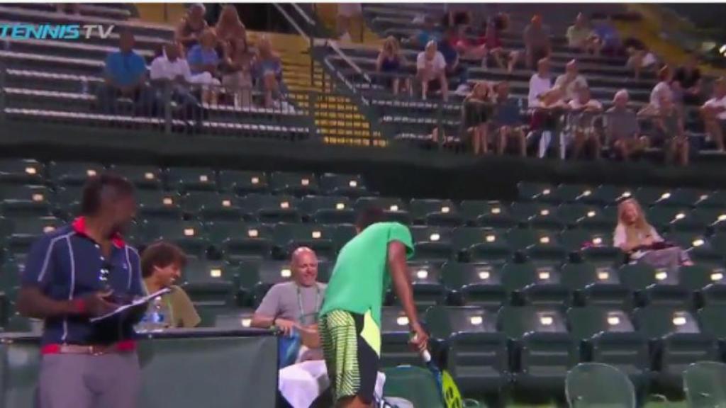Kyrgios comiendo en el Master 1000 Indian Wells