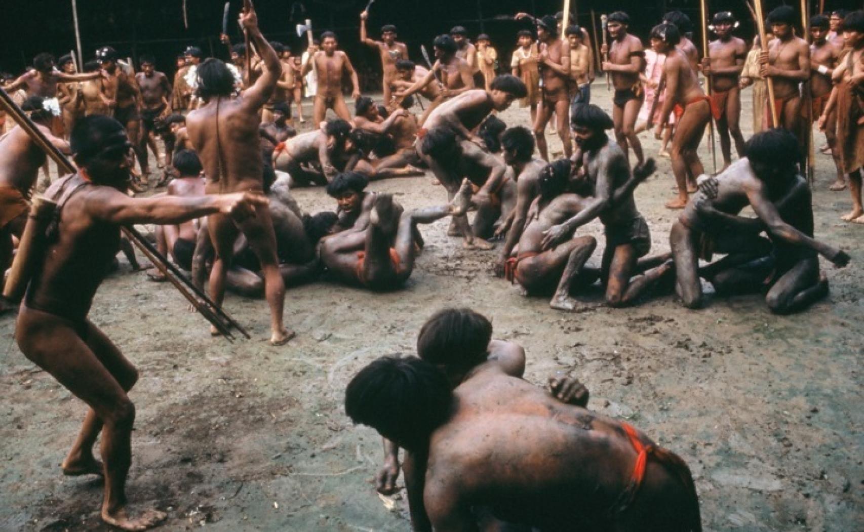 Esta estampa se encontró Chagnon al llegar a esta tribu.