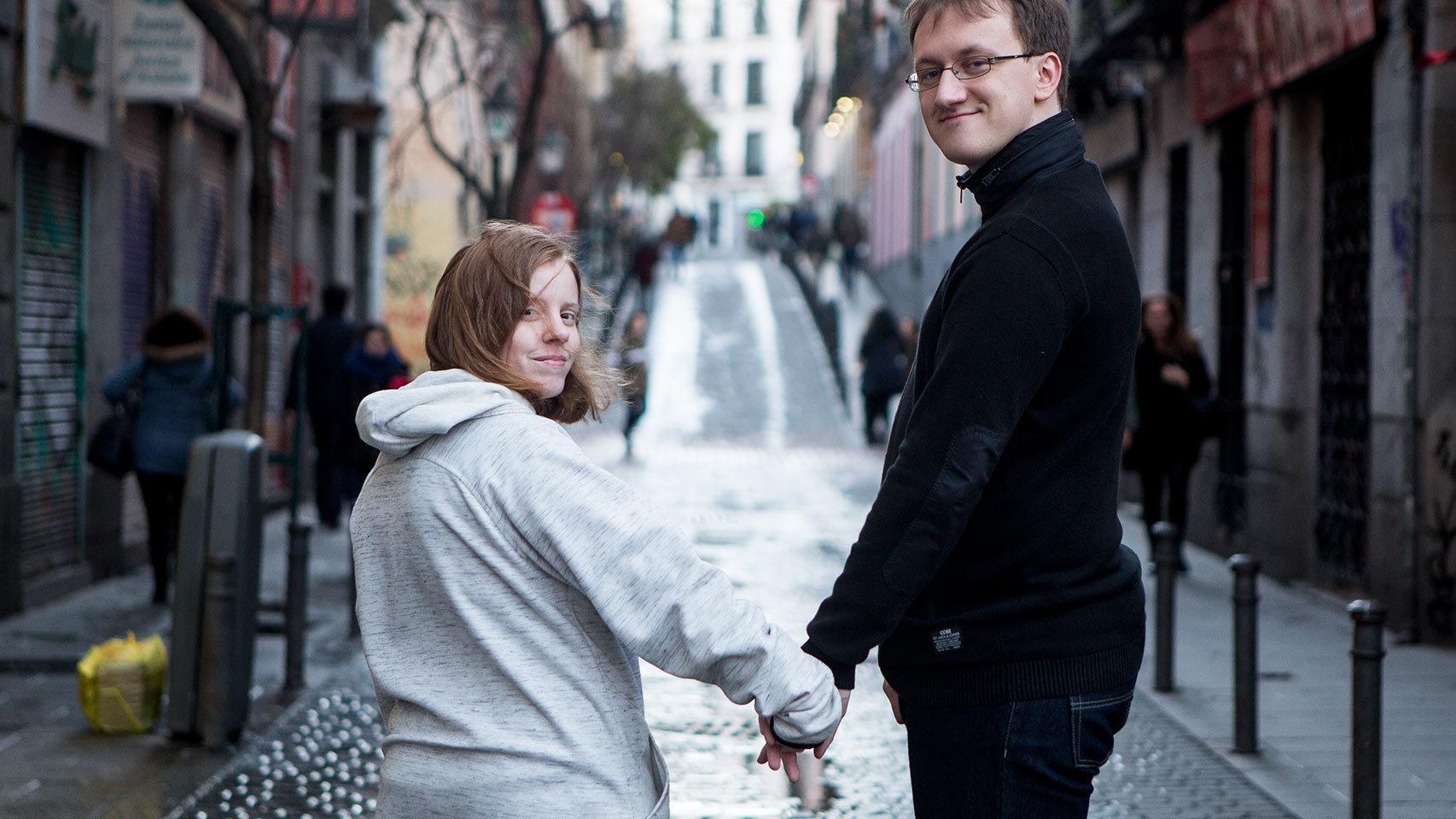Laura y Alex son pareja desde hace un año.