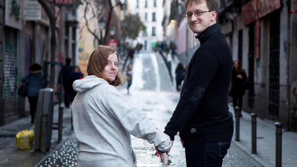 Laura y Alex son pareja desde hace un año.