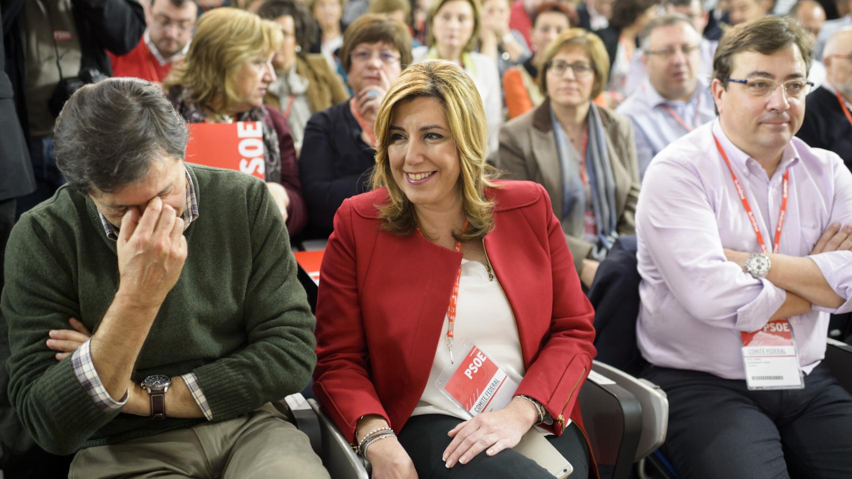Javier Fernández, Susana Díaz y Guillermo Fernández Vara durante una reunión del Comité Federal.