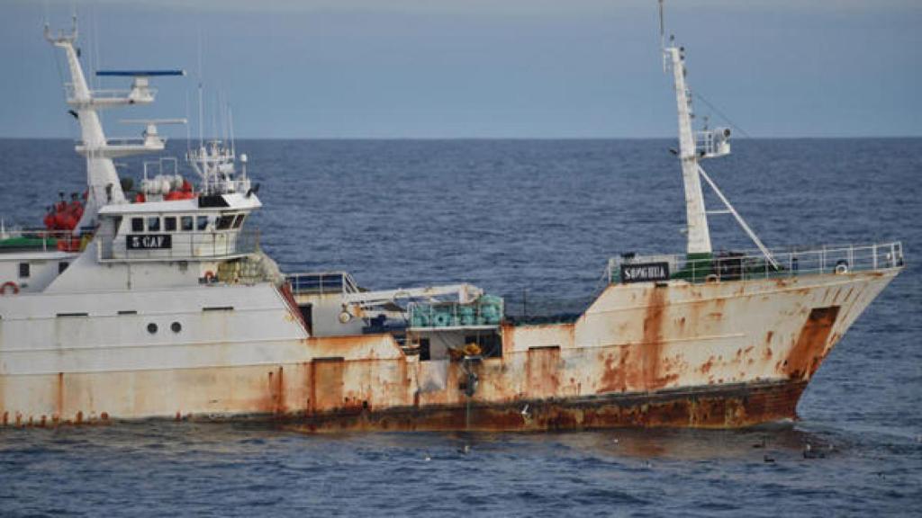 El barco Songhua, del clan de los Vidal, faenando en aguas de la Antártida.