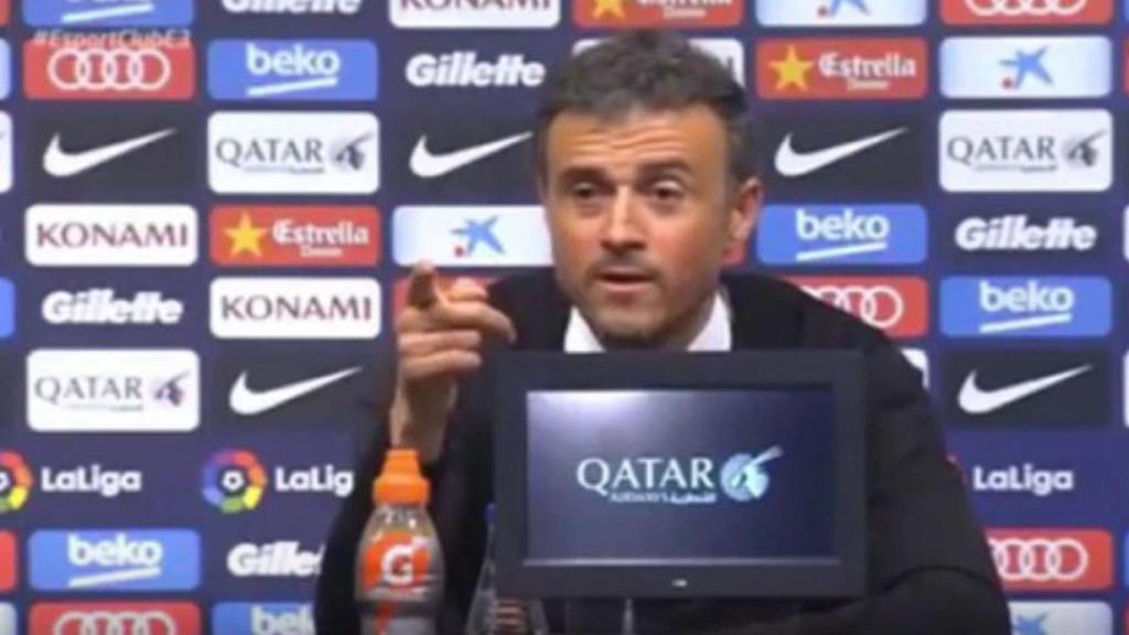 Luis Enrique caza a un periodista durmiendo en su rueda de prensa