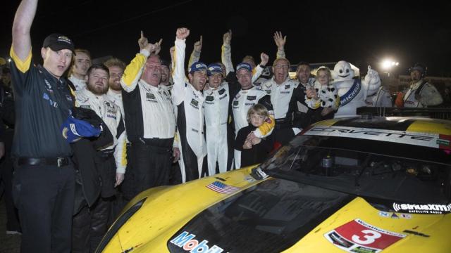 Antonio García se exhibe con Corvette en Sebring