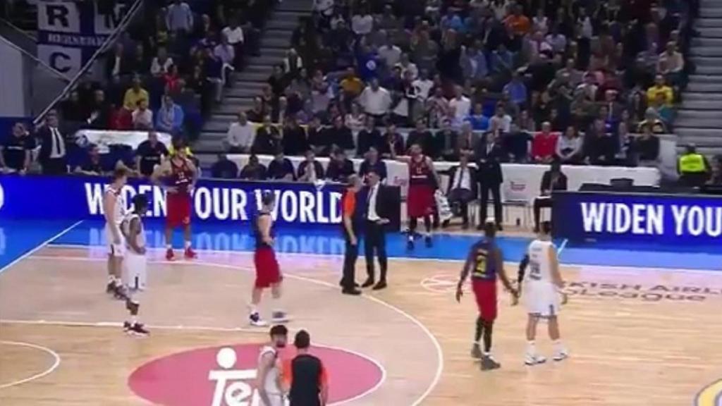 Momento de la expulsión de Bartzokas