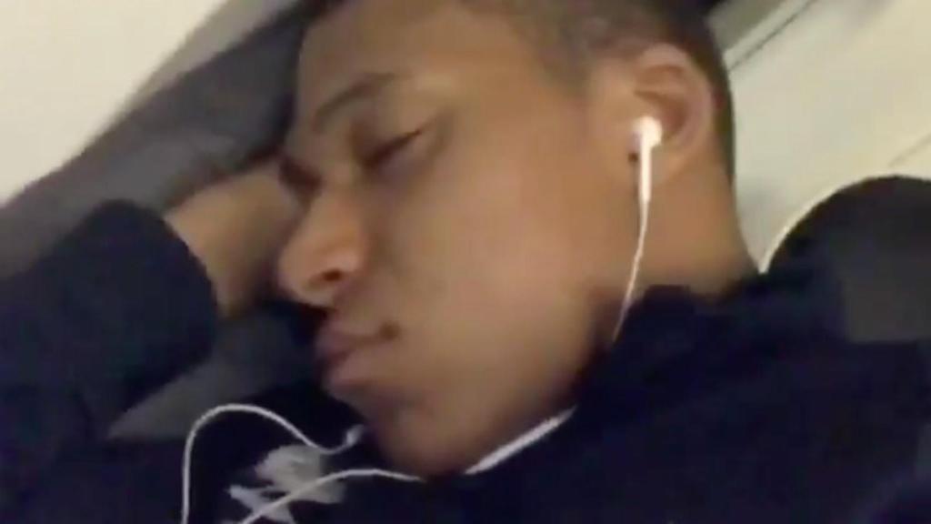 Novatada de Griezmann a Mbappé