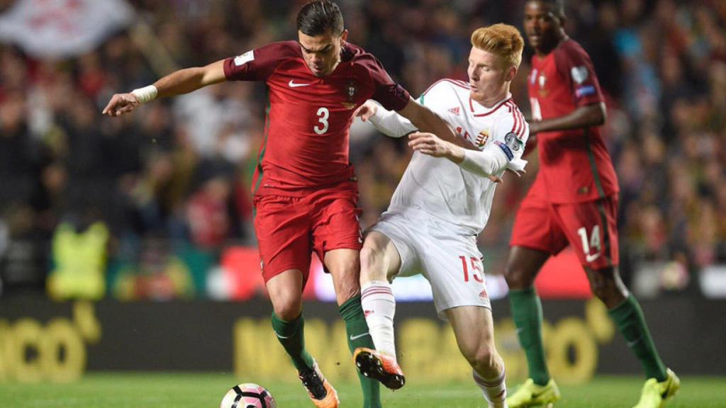 Pepe con Portugal ante Hungría. Foto: Twitter (@officialpepe)