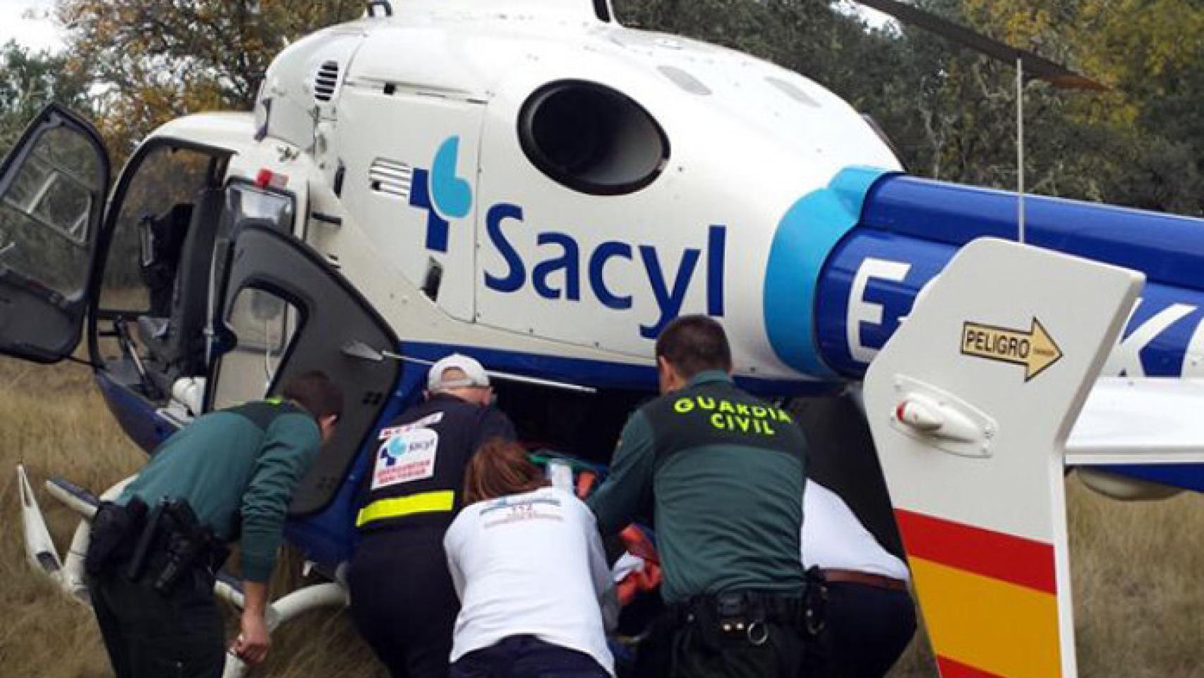 ARCHIVO - Helicóptero medicalizado del Sacyl