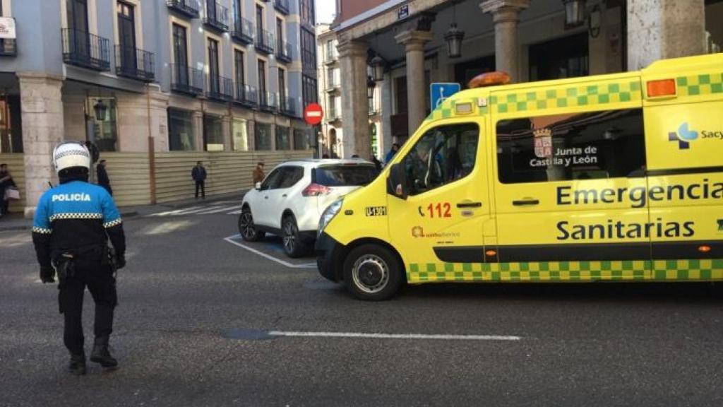 fallece anciana calle valladolid centro ambulancia policia 2