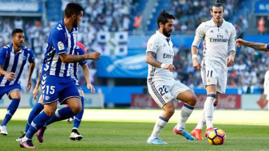 Isco en el partido ante el Alavés