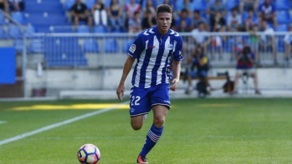 Carlos Vigaray en un partido con el Alavés. Foto. Twitter (@CarlosVigaray2)