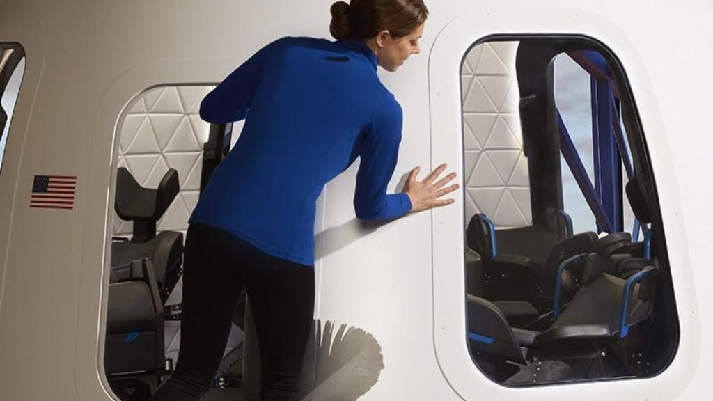 interior blue origin turismo espacial 3