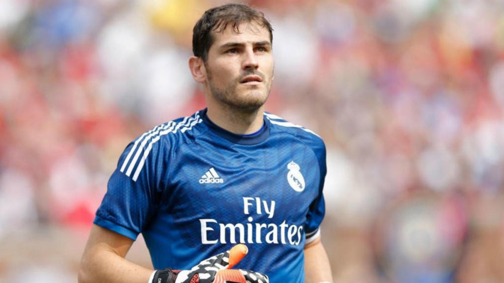 Iker Casillas con la camiseta del Real Madrid
