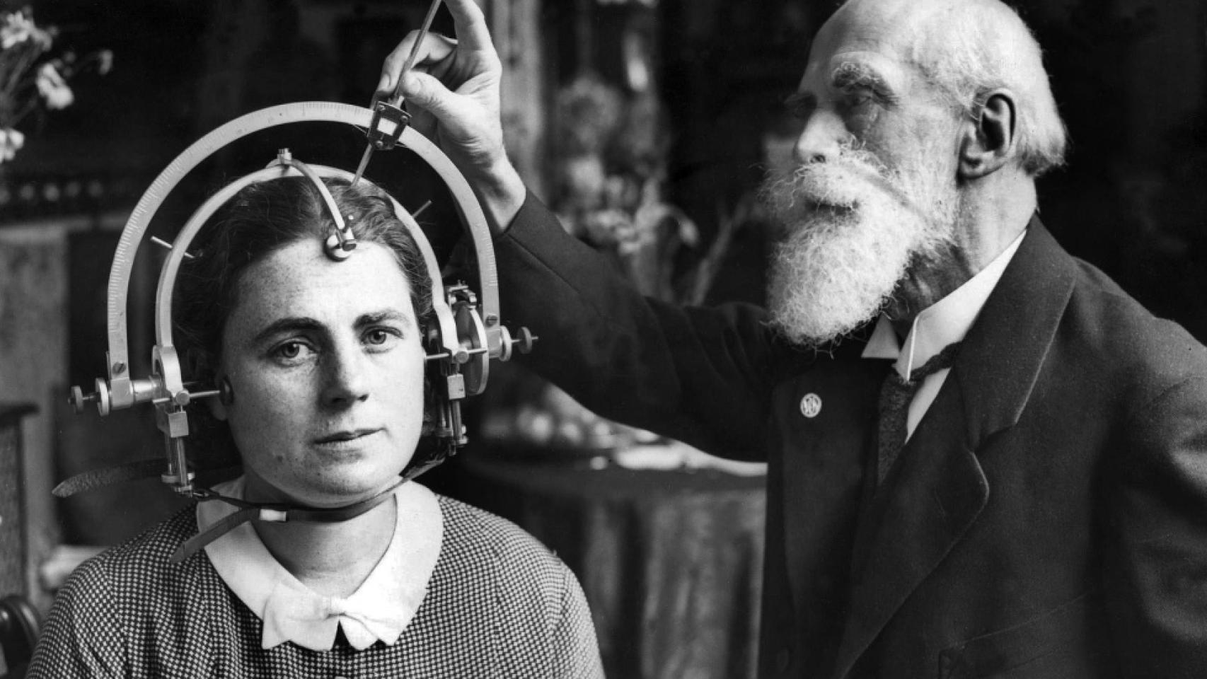 Mediciones de cráneo para estudios raciales.