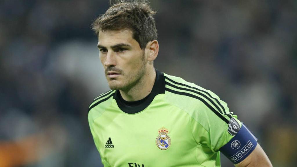 Iker Casillas en un partido con el Real Madrid