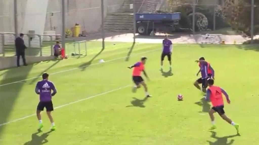 Golazo de Mariano en el entrenamiento