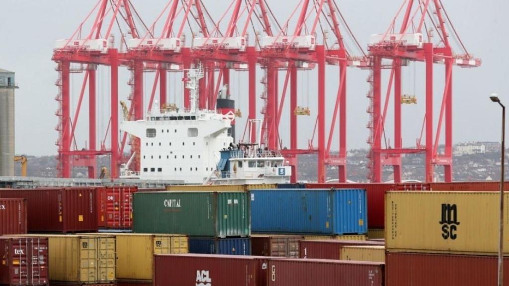 Trabajos de estiba en un puerto español.