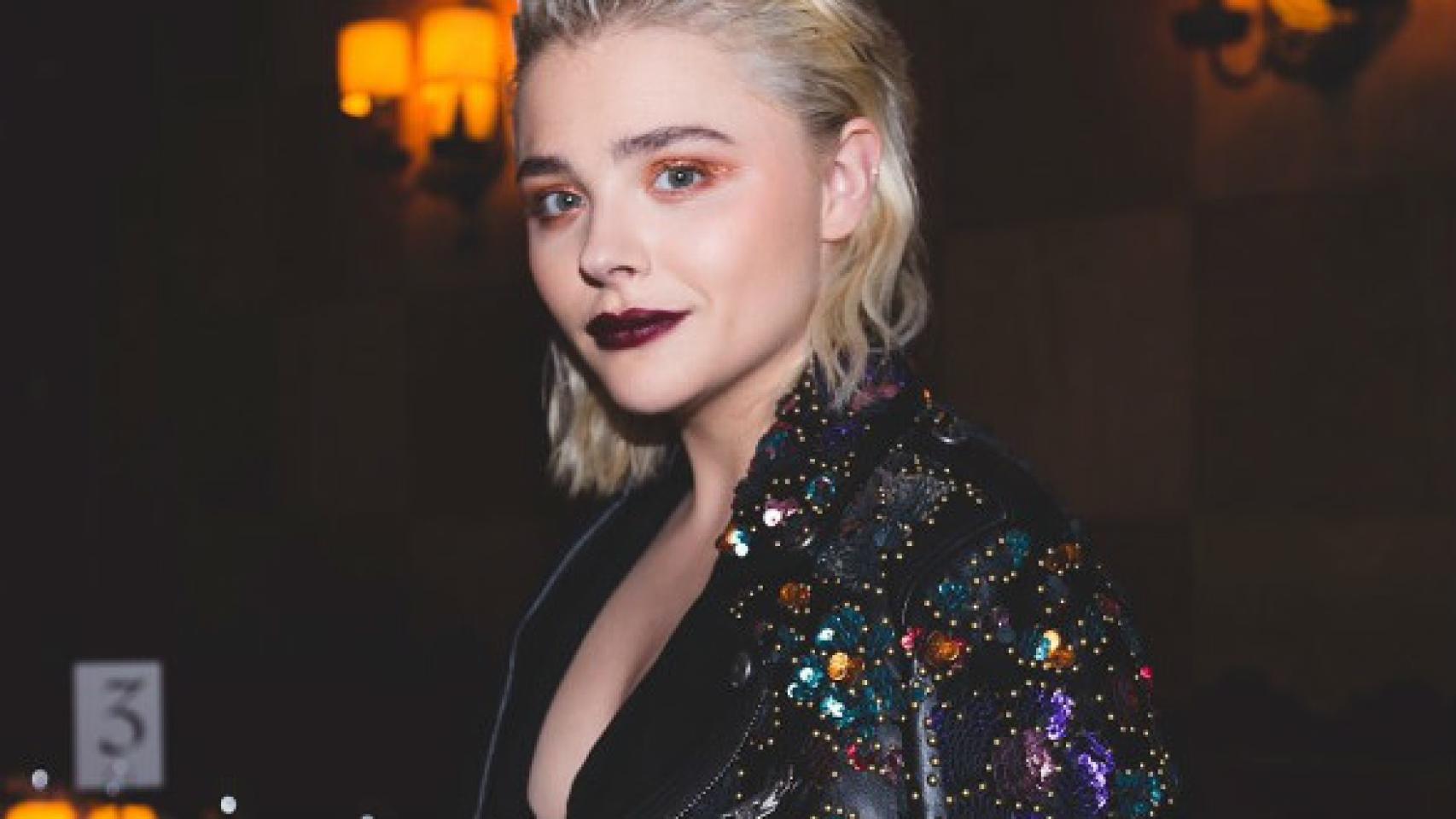 Chloë Grace Moretz en la fiesta de presentación de la colaboración entre Coach y Rodarte en Los Angeles. | Foto: Instagram de Coach.