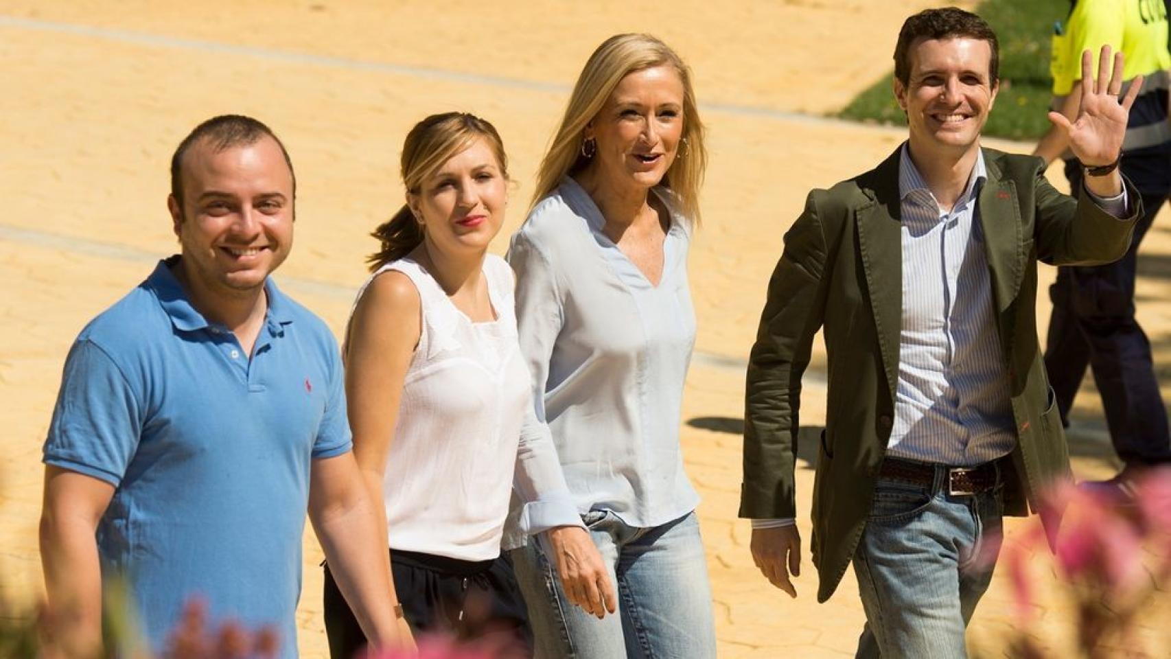 Ana Isabel Pérez y Ángel Carromero con Cristina Cifuentes y Pablo Casado.