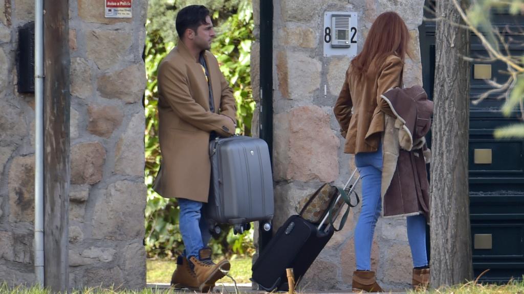 Davis Bustamante saliendo de la casa familiar el pasado 12 de enero.