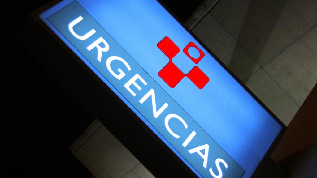 Cartel de urgencias en un ambulatorio.