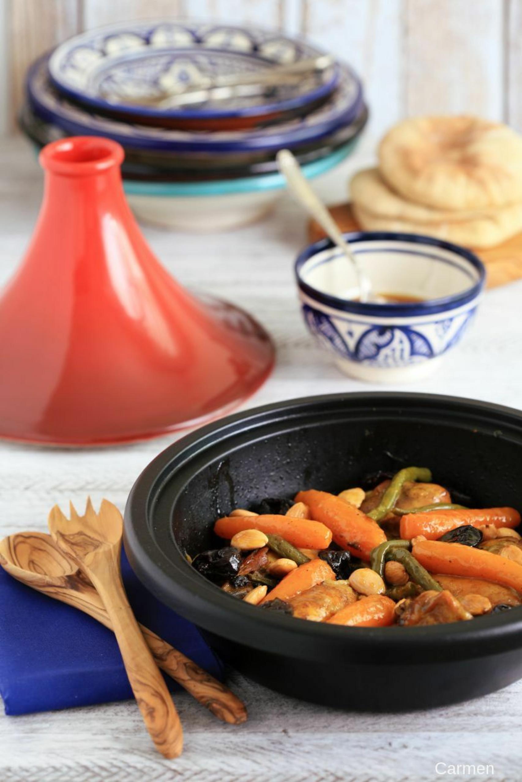 Tajine de pollo con ciruelas y almendras | No quieres caldo?… Pues toma 2 tazas