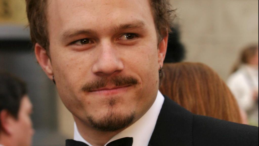 Heath Ledger en una sesión fotográfica para Brokeback Mountain (2005). | Foto: Getty Images.