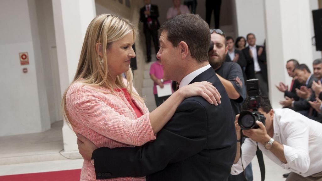 Uno nunca termina de aprender a decir adiós. Y menos aún, cuando la despedida llega así, de sopetón, como un golpe seco, tan injusta como es a veces la vida, sin darte tiempo a asimilar lo que ha pasado, inicio del mensaje de despedida de Emiliano García-Page, el Presidente de Castilla-La Mancha.