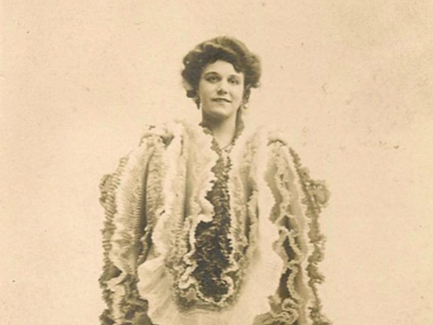 Edith Clifford (Sword Swallowers Association International)