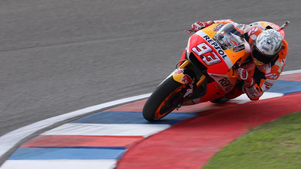 Marc Márquez traza un viraje en los libres del GP de Argentina.