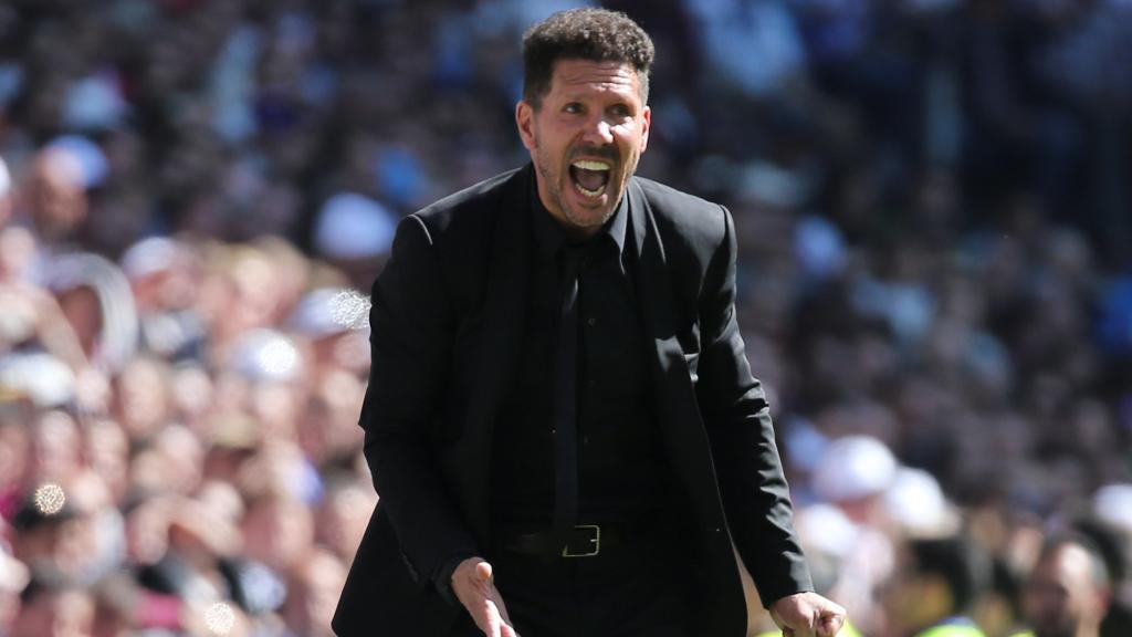 Simeone, durante el derbi contra el Madrid.