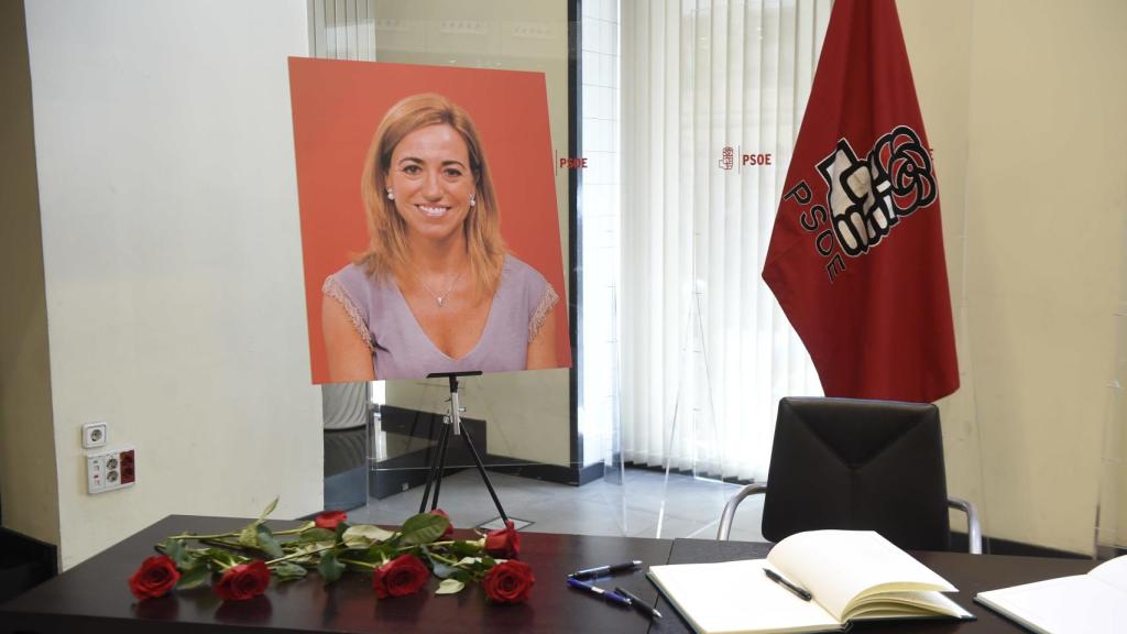 Capilla ardiente de Carme Chacón en la sede del PSOE en Ferraz. Gtres.