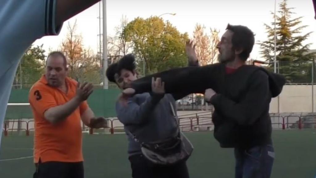 Pelea en el fútbol base.