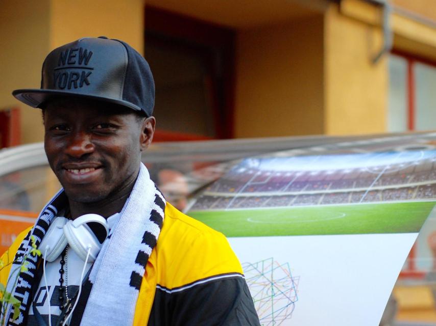 Youla Daffe posa antes de la presentación del documental.