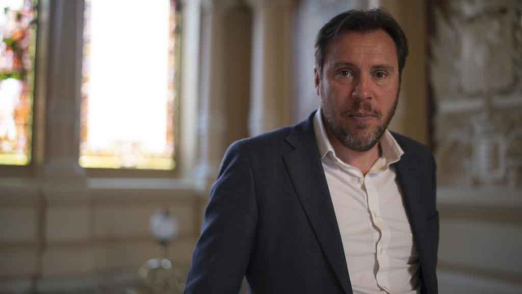 El alcalde de Valladolid, en el Ayuntamiento, un edificio de 1908.